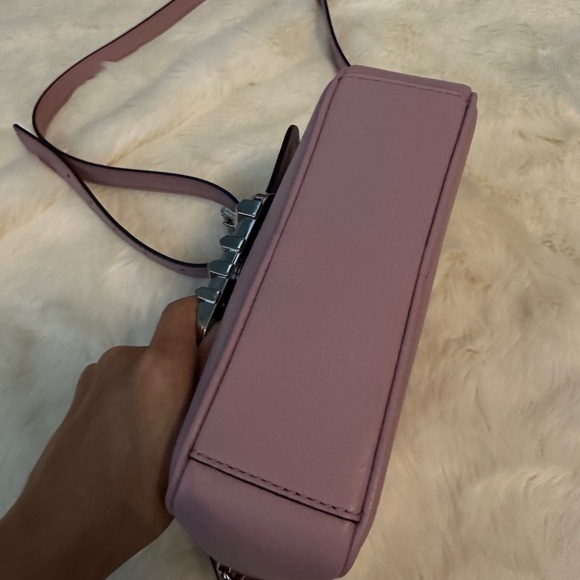 MICHAEL MICHAEL KORS
Parker Medium Leather Crossbody Bag - Picture 11 of 12